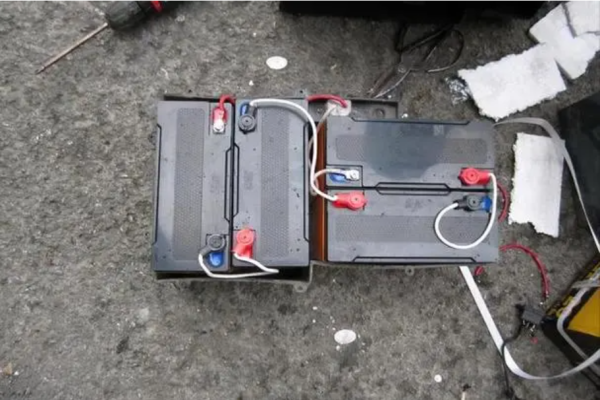 阿里电动车更换电瓶